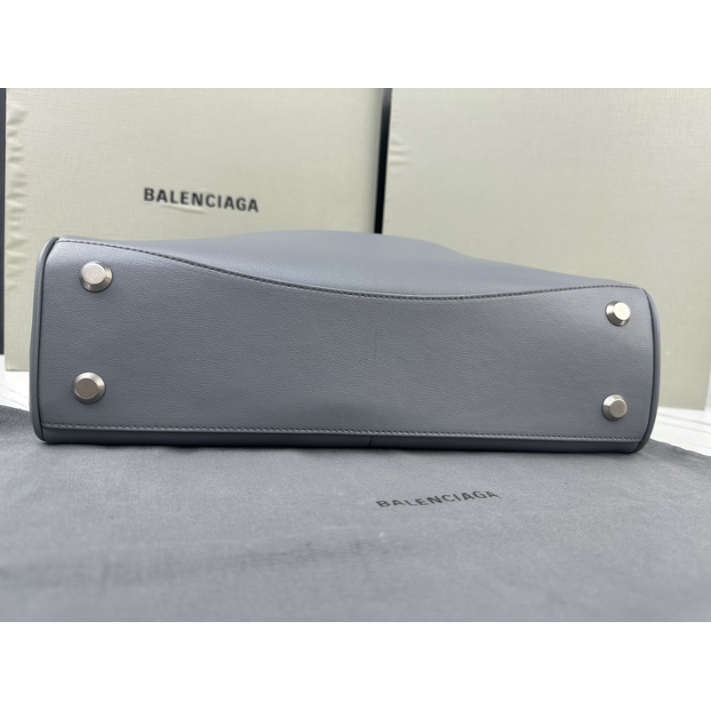 Ba*len*cia*ga women\