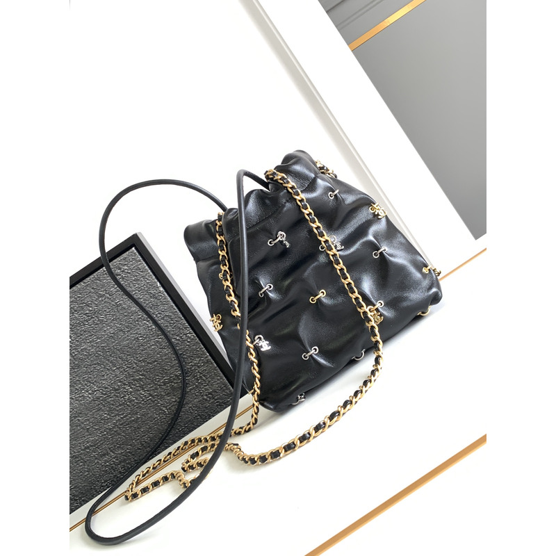 Ch*el 22 mini handbag shiny lambskin bijoux charms & gold-tone metal black