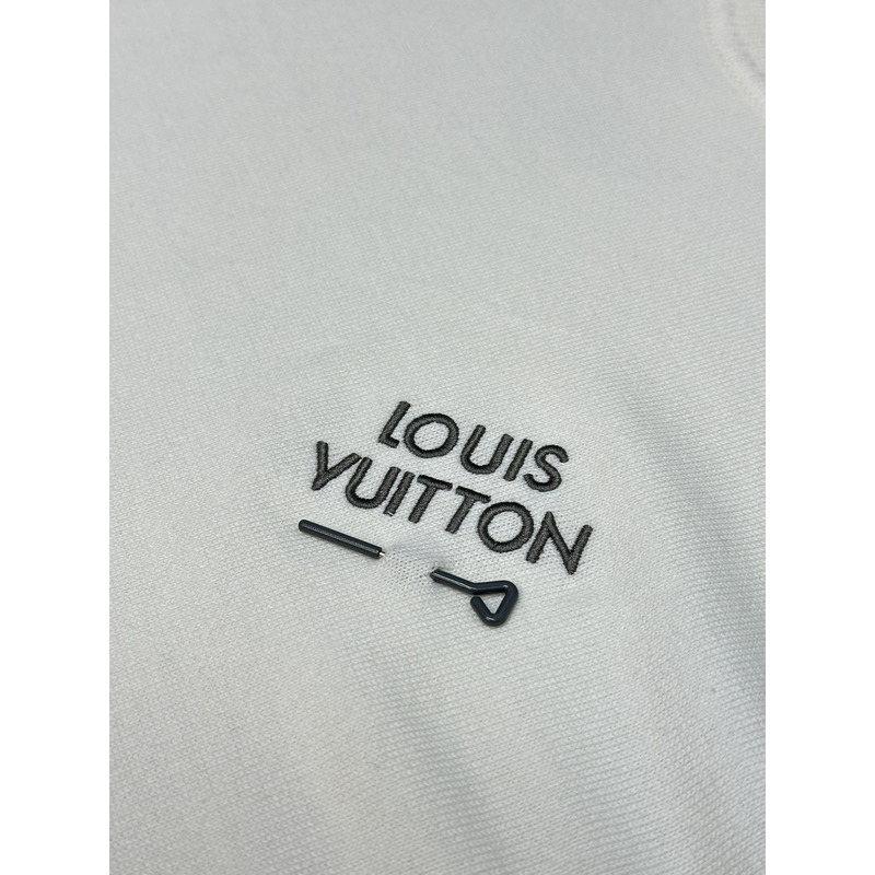 l**is V*t*n t-shrit white
