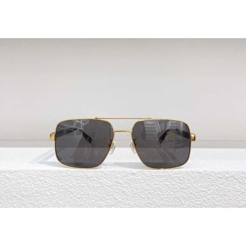 G*u*i sunglasses gold