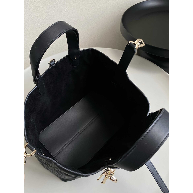 D*or medium toujours bag black macrocannage calfskin
