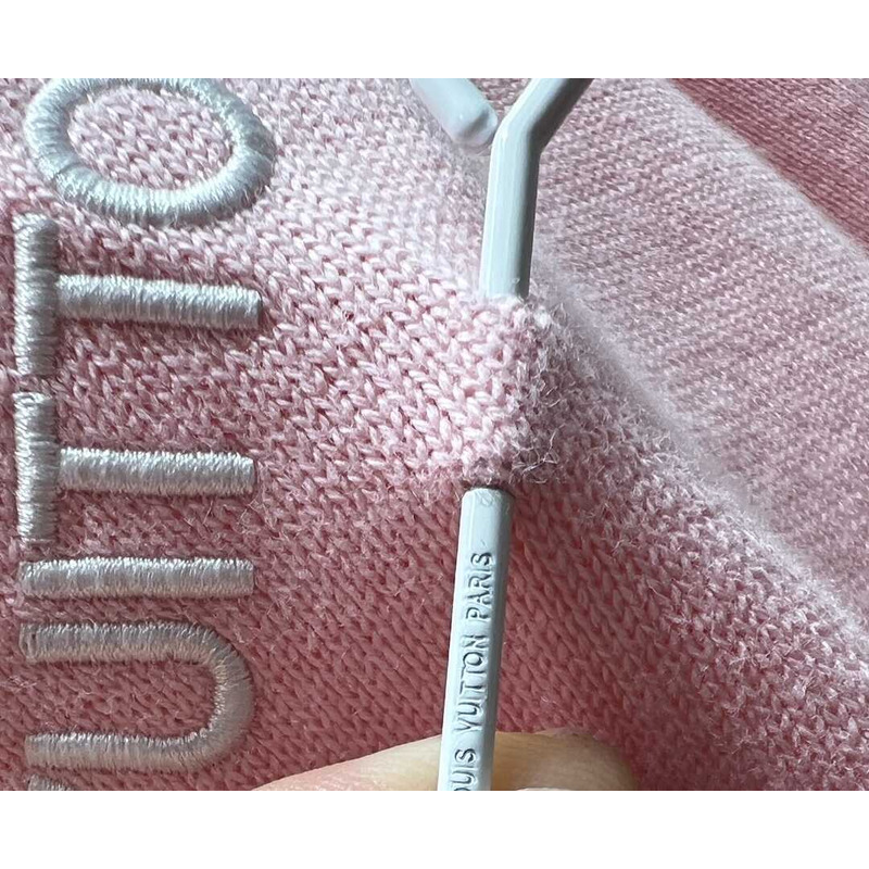 l**is V*t*n embroidered t-shirt pink