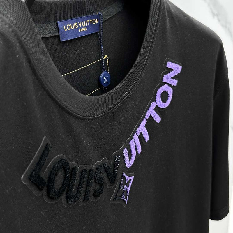 l**is V*t*n neckline logo embroidered t-shirt black