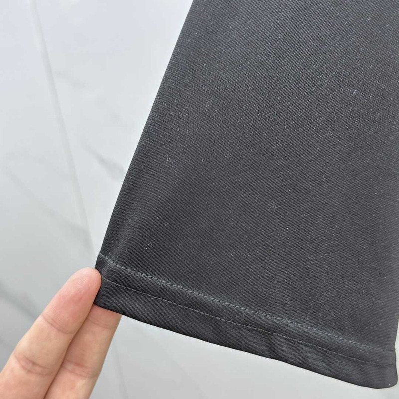 l**is V*t*n neckline logo embroidered t-shirt black