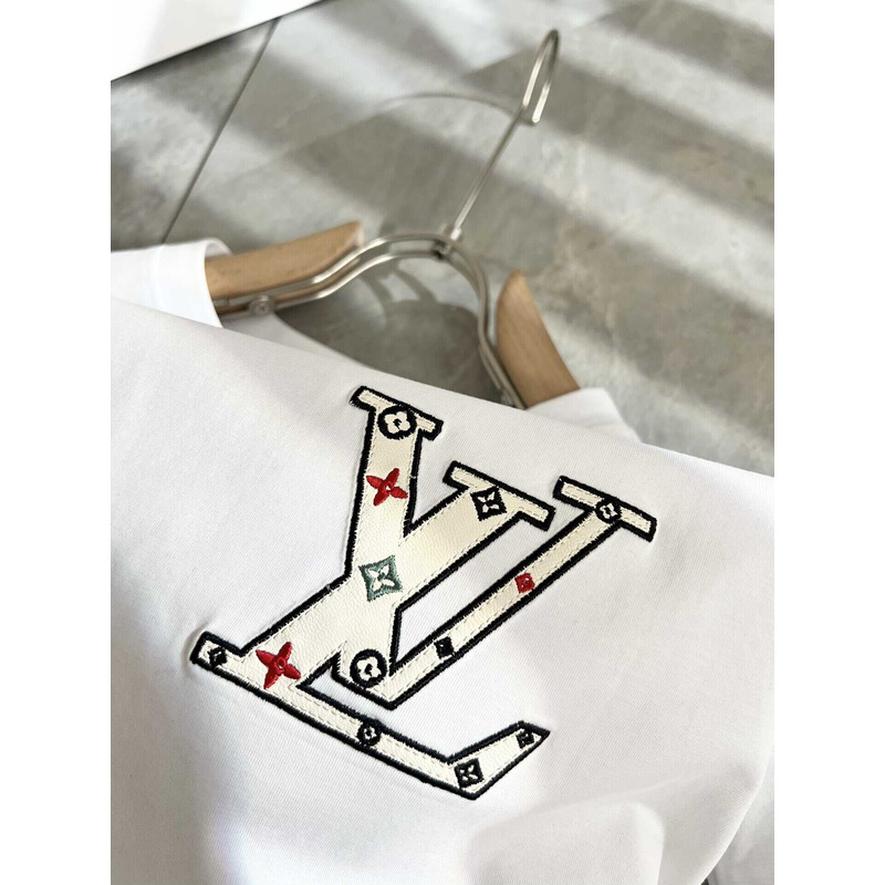 l**is V*t*n logo embroidered t-shirt white