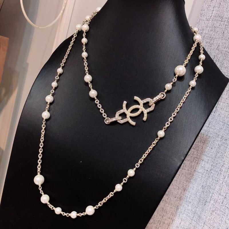 Ch*el pearl logo necklace white&gold