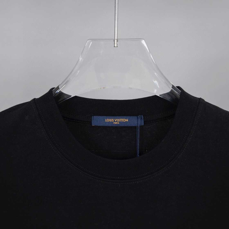 l**is V*t*n logo signature t-shirt black