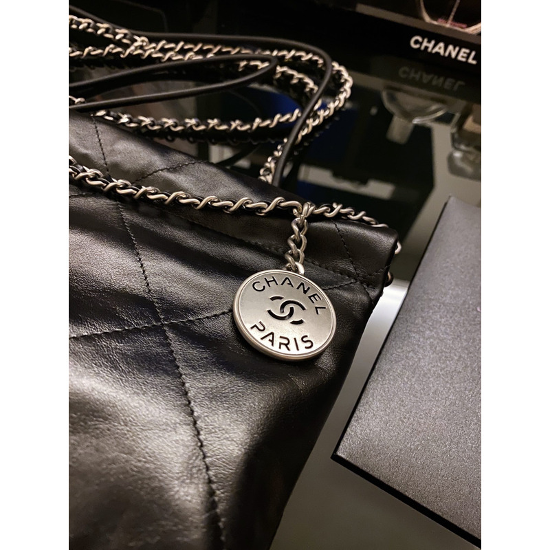 Ch*el shiny calfskin & silver-tone metal Ch*el 22 black