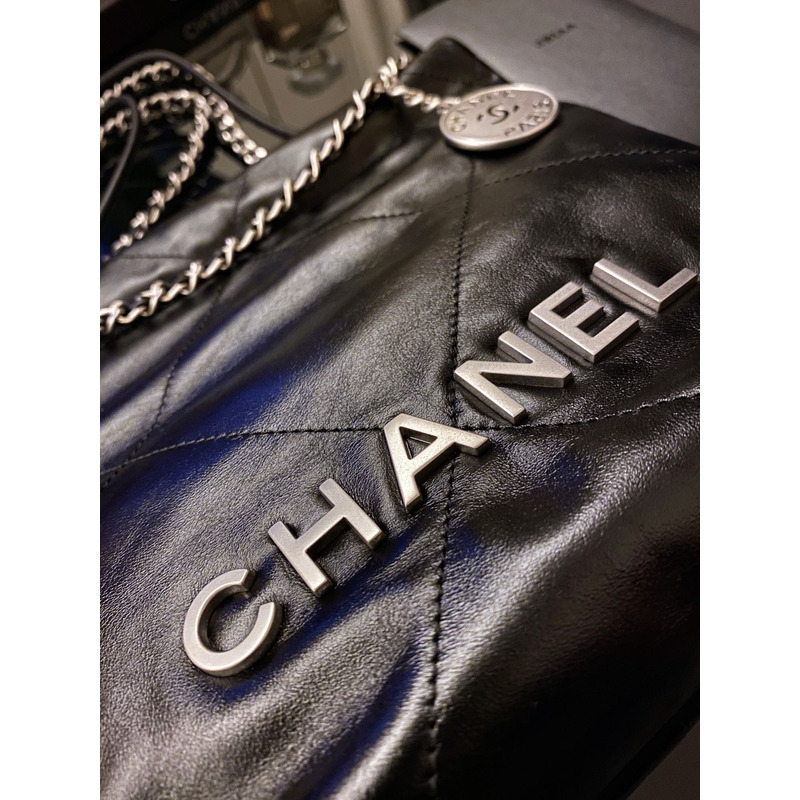 Ch*el shiny calfskin & silver-tone metal Ch*el 22 black