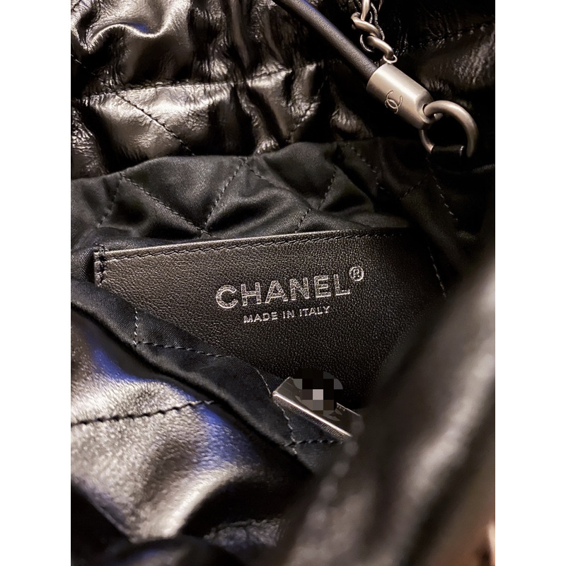 Ch*el shiny calfskin & silver-tone metal Ch*el 22 black