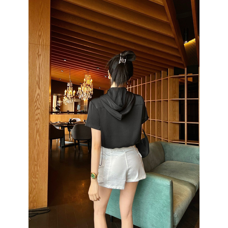 Pra*a triangle logo blouson t-shirt top black and short skirt pure white