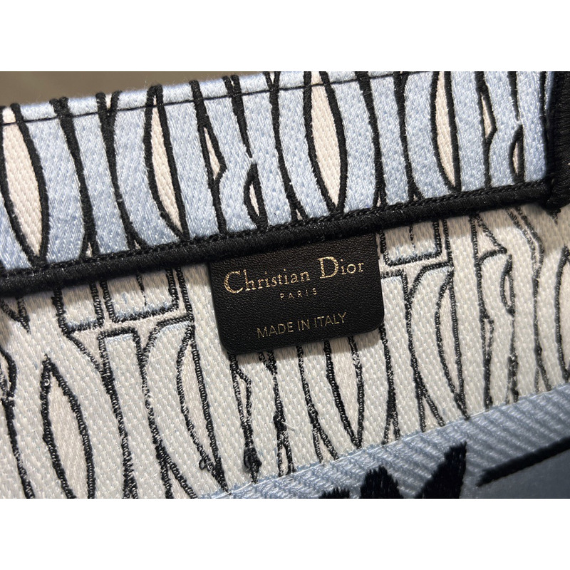 D*or medium D*or book tote pale miss D*or allover embroidery blue and black