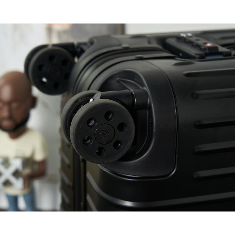 Rimowa Essential Cabin Lightweight Carry-On Suitcase Black