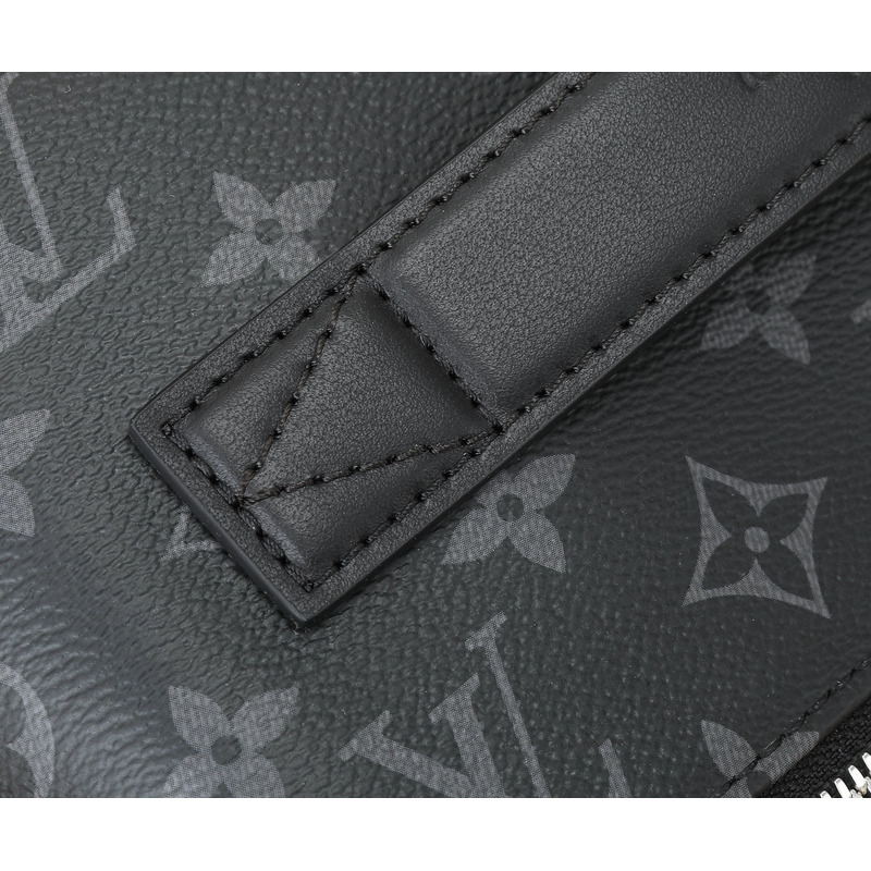 l**is V*t*n m11508 toiletry bag