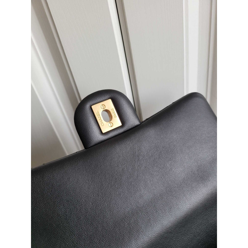 Ch*el flap bag gold-tone lambskin in black