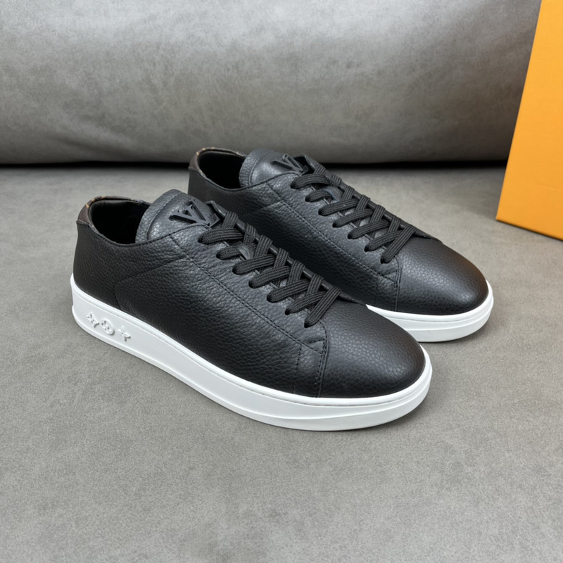 l**is V*t*n resort sneakers black leather
