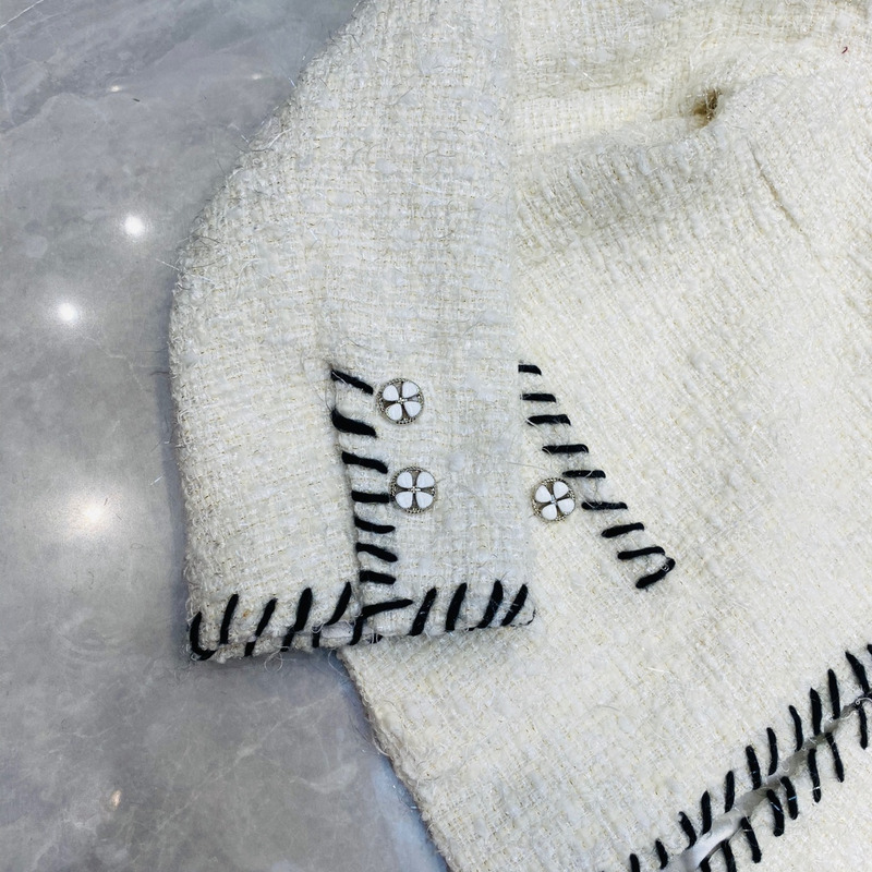 Ch*el logo embroidered short jacket pure white