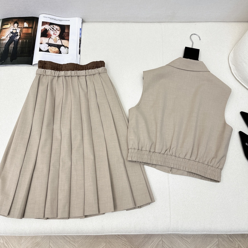 Miu Miu Sleeveless Top And Pleated Skirt Suit Beige