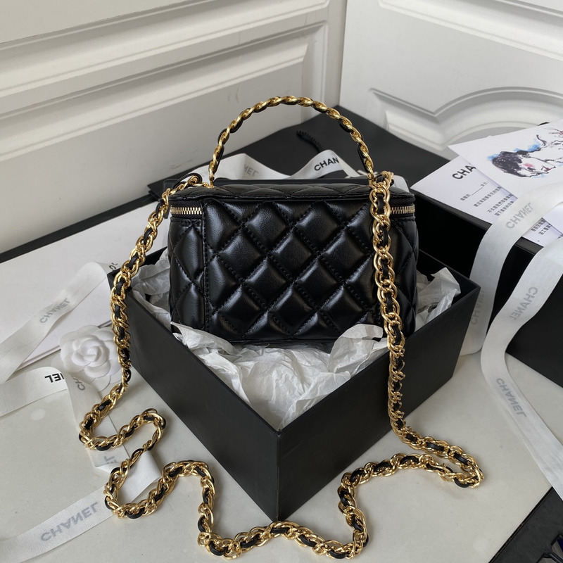 Ch*el chain clutch bag black