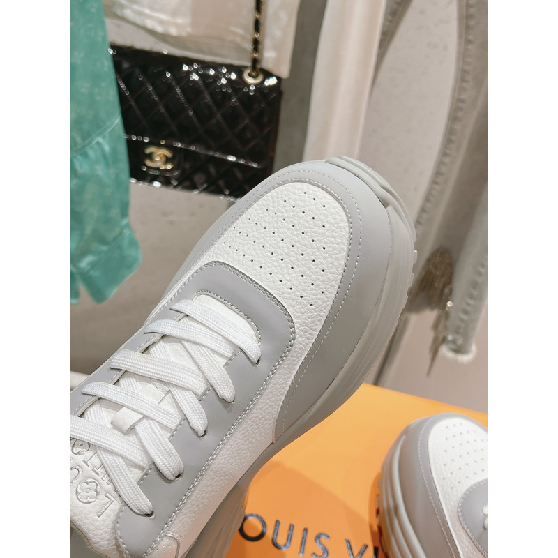 l**is V*t*n discovery sneakers gray&white