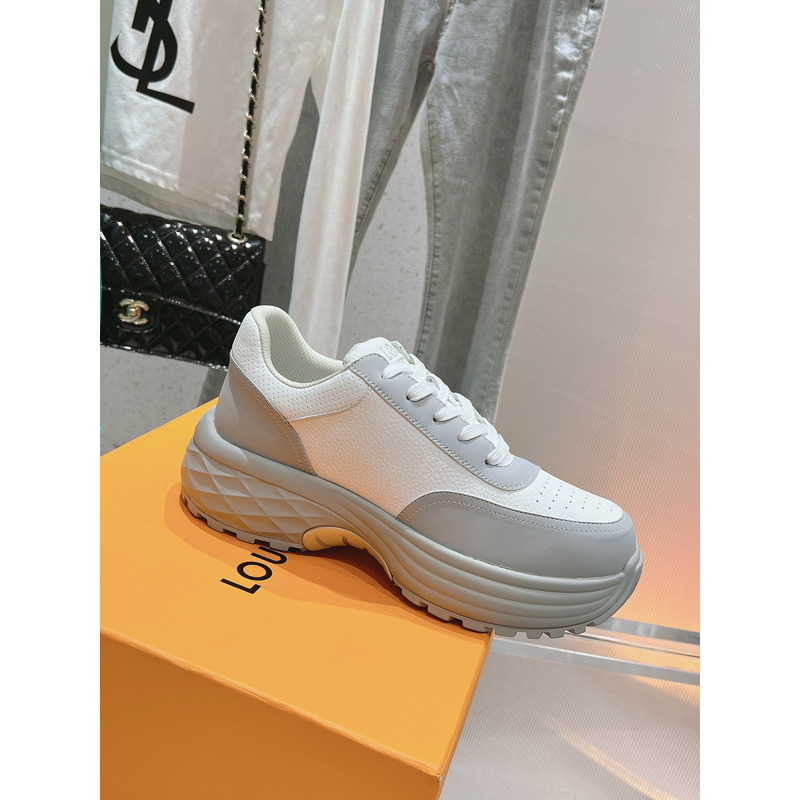 l**is V*t*n discovery sneakers gray&white