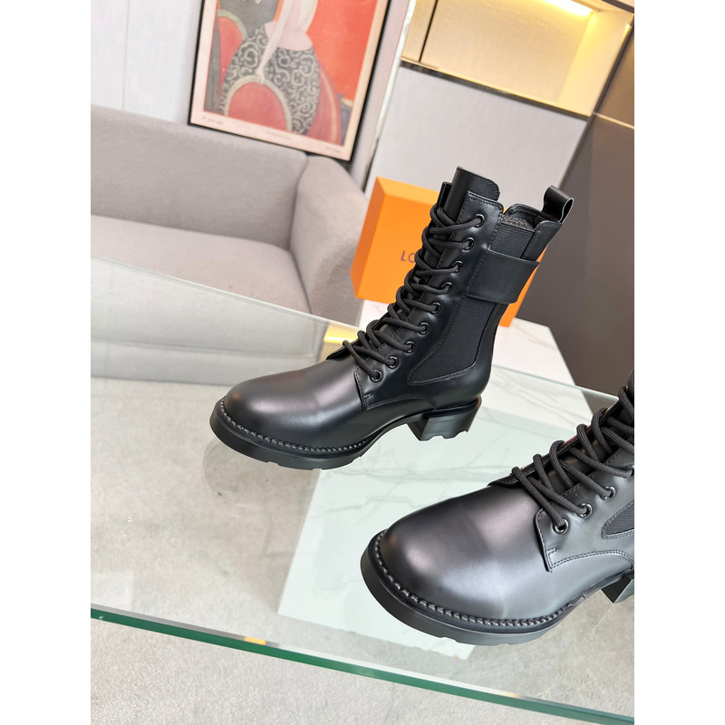 l**is V*t*n wonderland ankle boots black