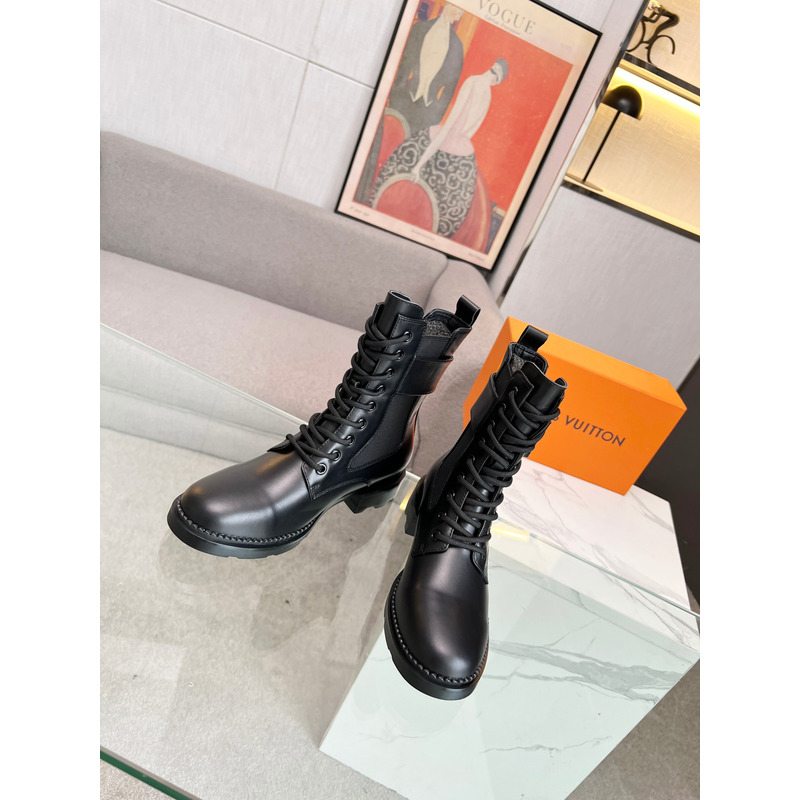l**is V*t*n wonderland ankle boots black