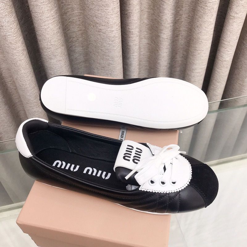 Miu Miu Lace-up Leather Ballet Flats Black And White
