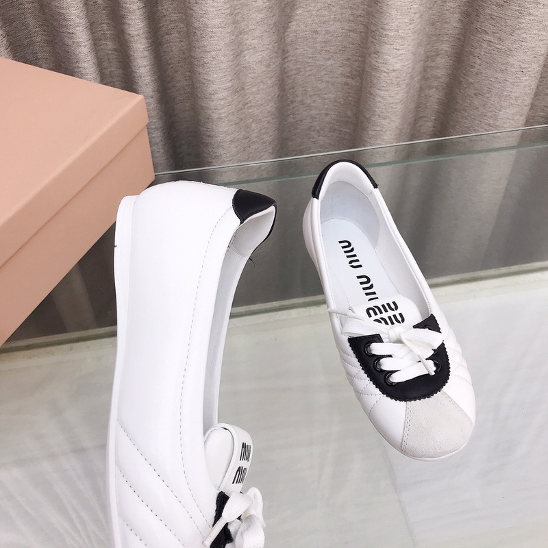 Miu Miu Lace-up Leather Ballet Flats White And Black