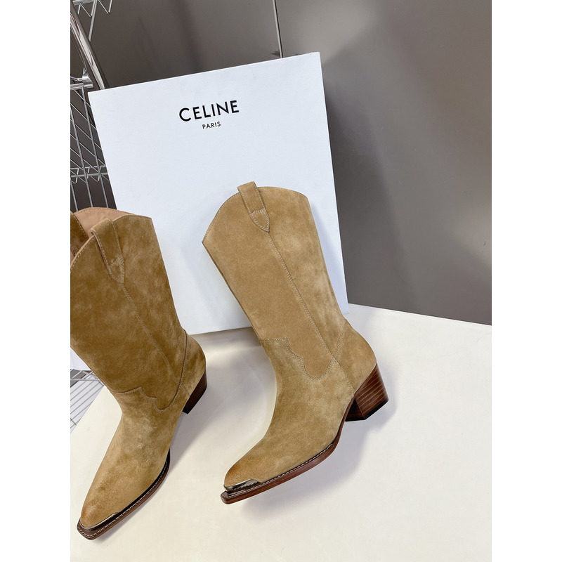 Ce**e suede boot in brown