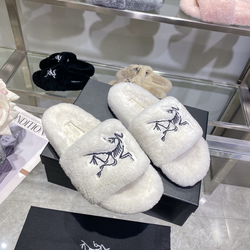 Arcteryx Fur Slides White