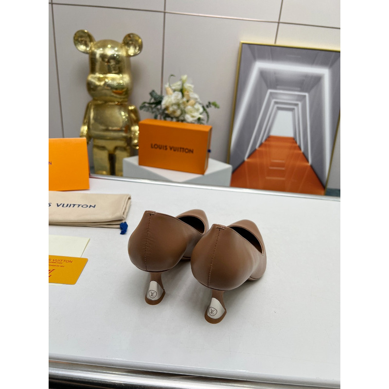 l**is V*t*n leather pumps brown