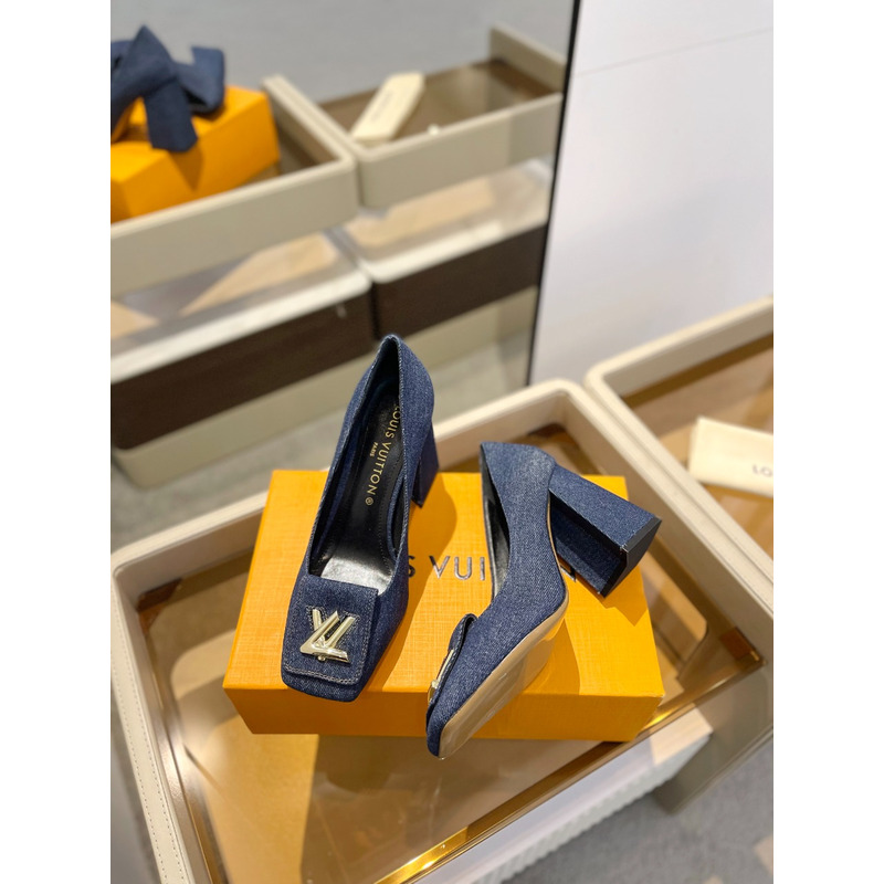 l**is V*t*n shake pump in dark blue