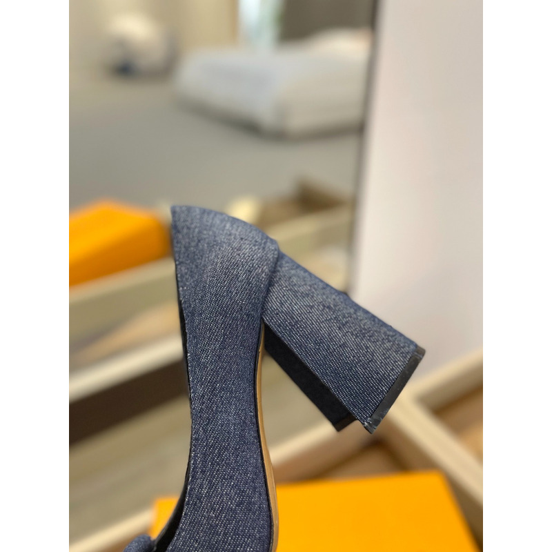 l**is V*t*n shake pump in dark blue