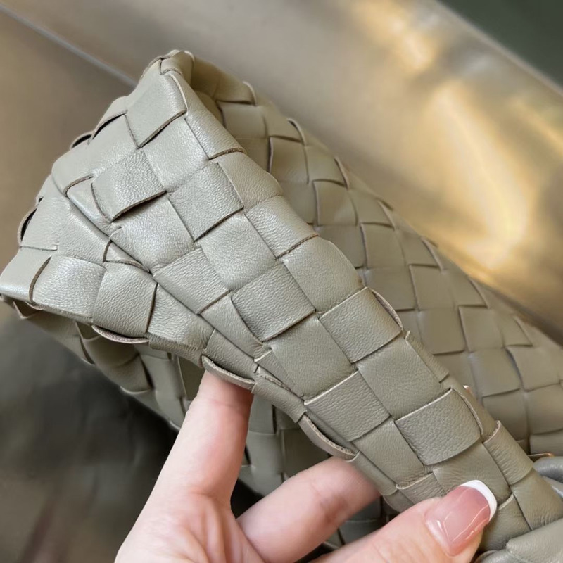 Bo*te*ga ve*ne*ta mini jodie intrecciato leather shoulder bag travertine