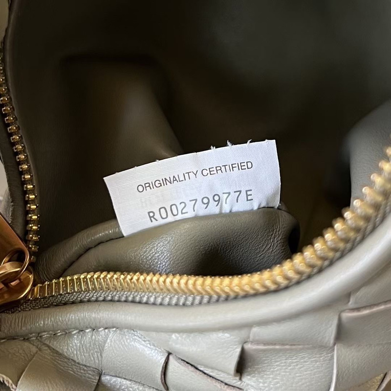 Bo*te*ga ve*ne*ta mini jodie intrecciato leather shoulder bag travertine