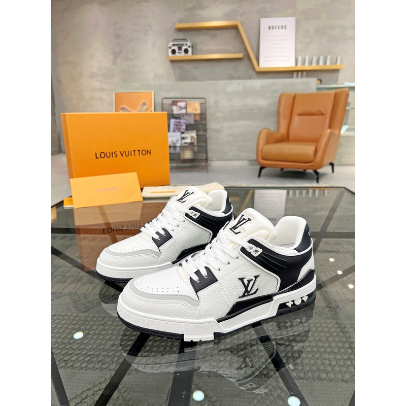 l**is V*t*n trainer sneaker black&white