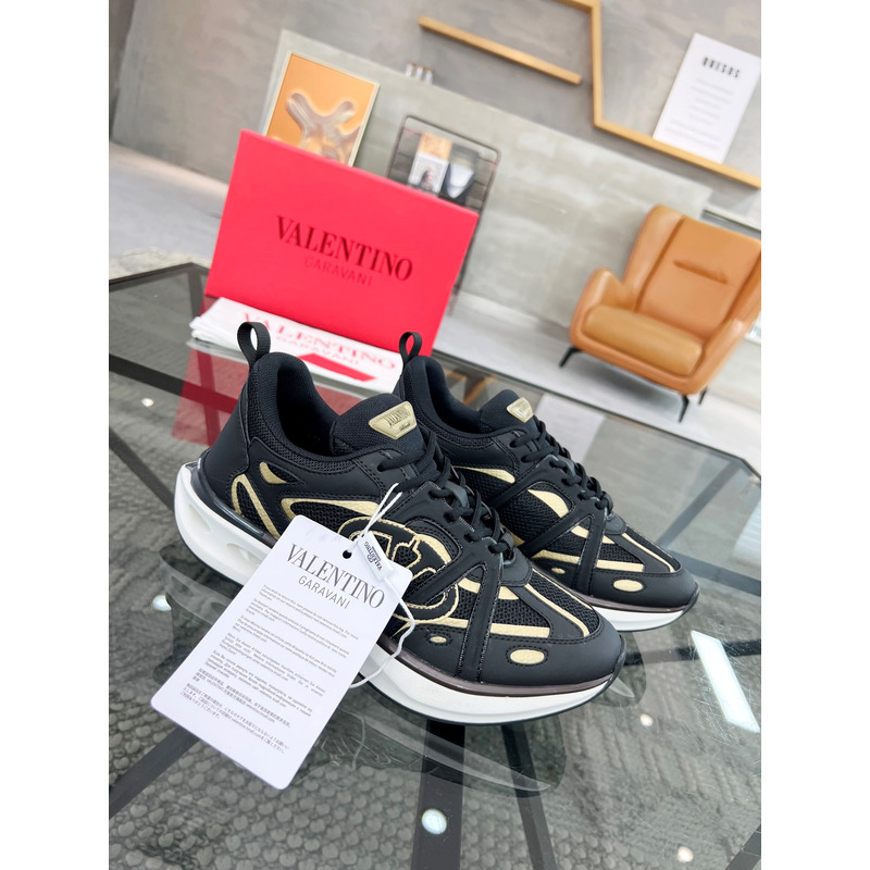 Valentino Vlogo Easyjog Low-Top In Calfskin And Fabric Sneaker Black