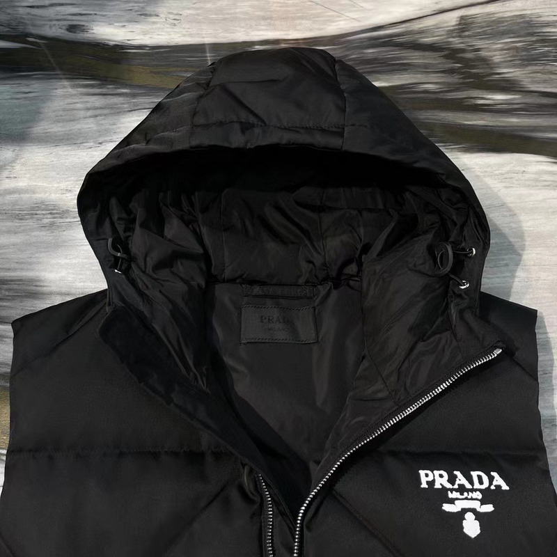 Pra*a re-nylon down vest black
