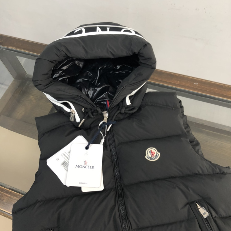 Moncler Montreuil Vest Black