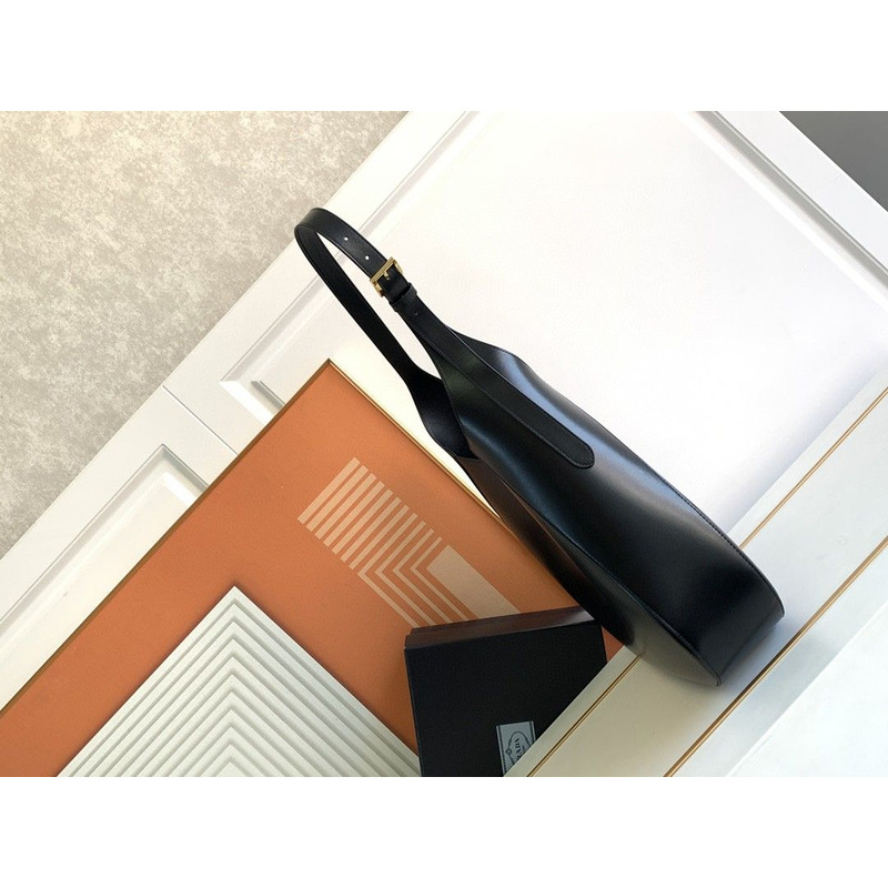 Pra*a large leather handbag with topstitching black