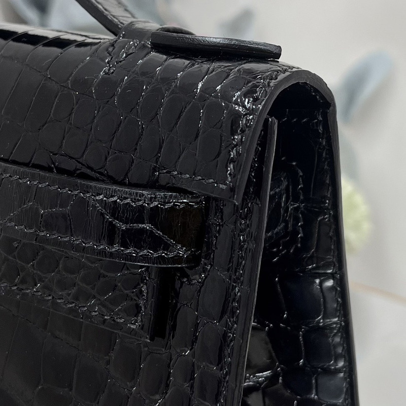 Hermès Kelly Pochette Shiny Alligator In Black