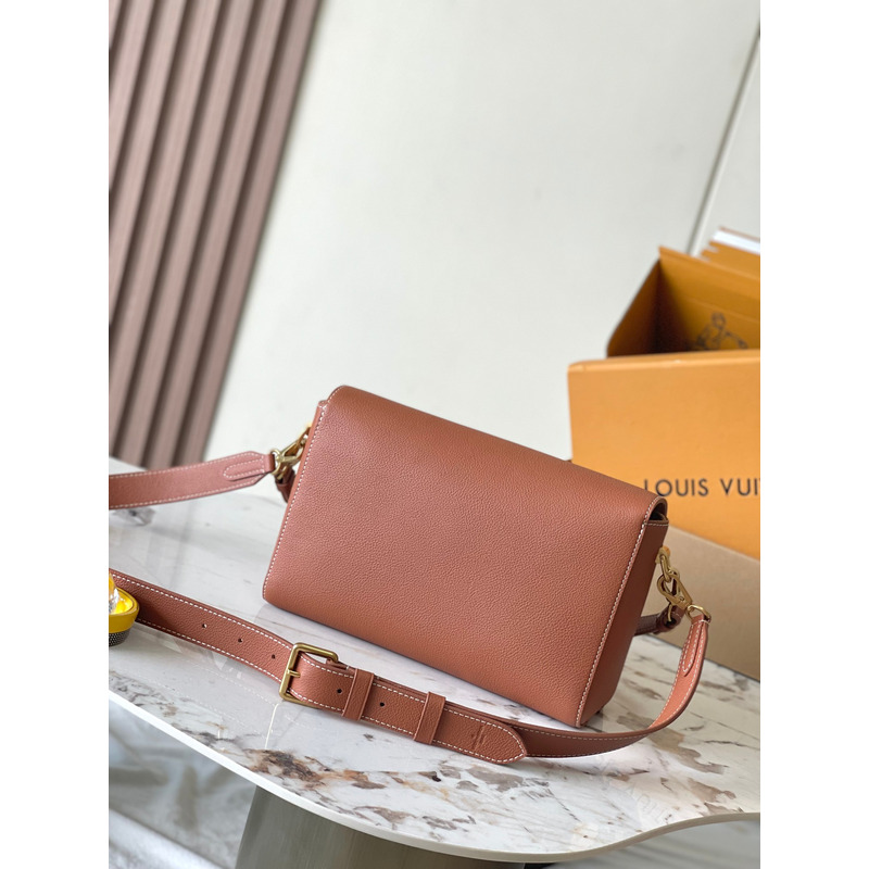 l**is V*t*n soft twist bag