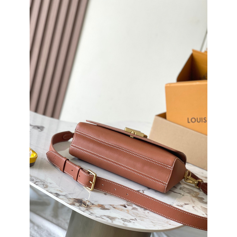 l**is V*t*n soft twist bag