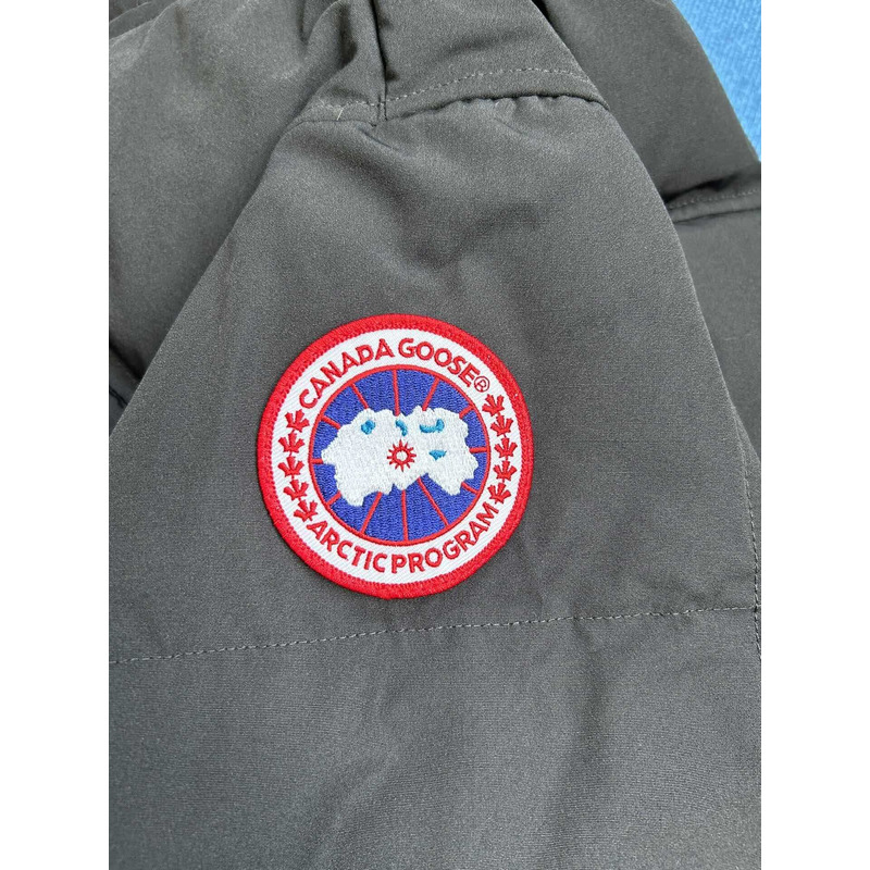 Can*a Go*e macmillan parka in black