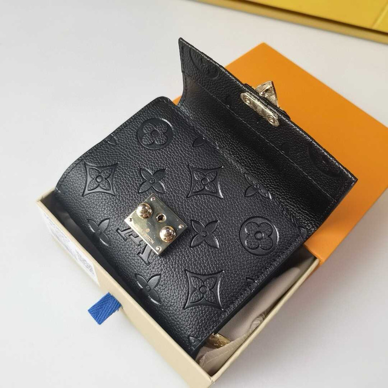 l**is V*t*n wallets black