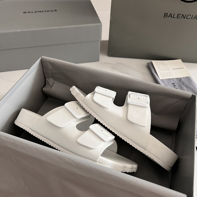 Ba*len*cia*ga women\