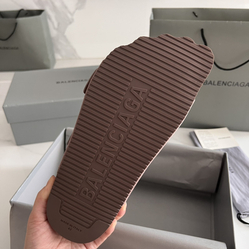 Ba*len*cia*ga women\