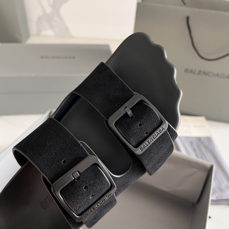 Ba*len*cia*ga women\