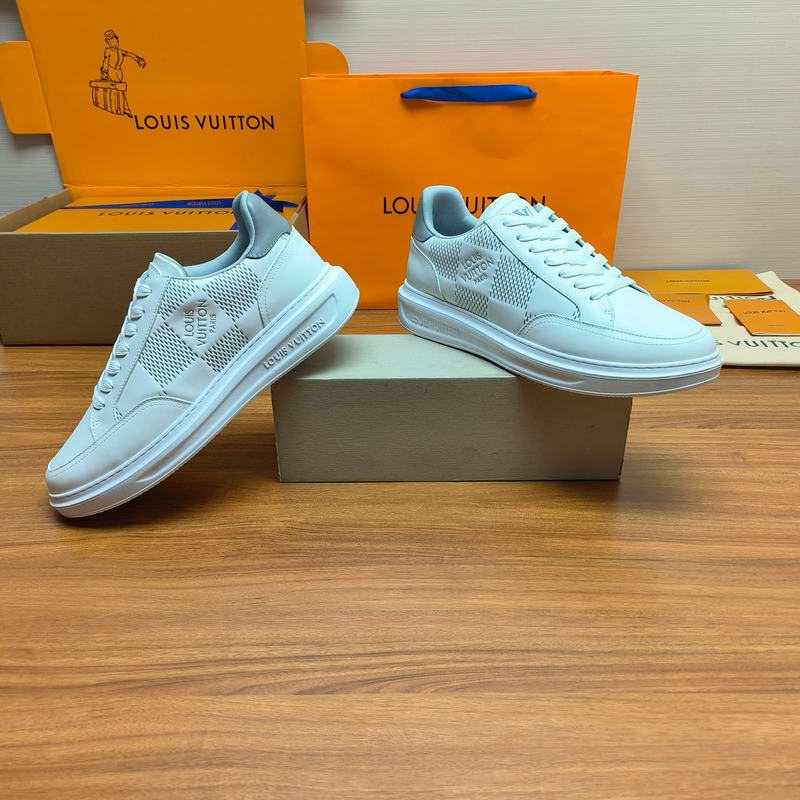 l**is V*t*n beverly hills sneaker white&grey